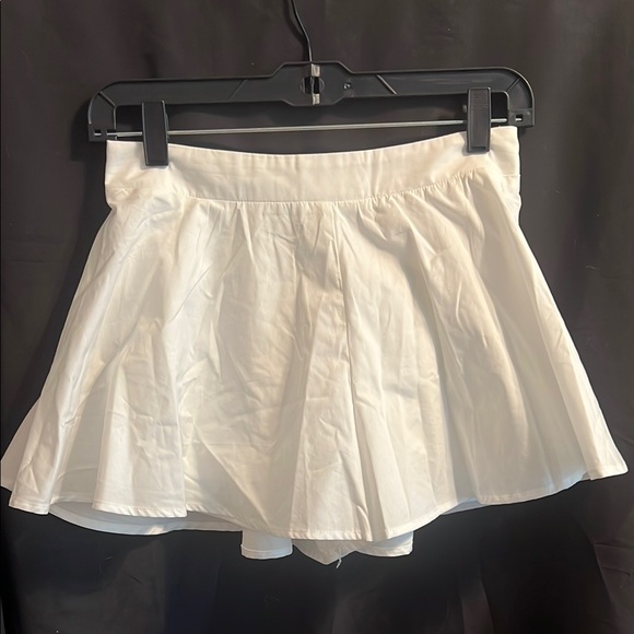 AKIRA Label Play With Me Short NWT - size S/M - Picture 2 of 7